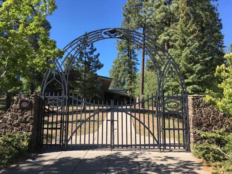 2683051F-A5B9-425F-B4B6-D024FBDEC2BD